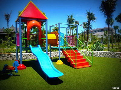 P1130742 RCB H KIDS SLIDER PI