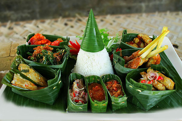 Balinese seafood RIJSTTAFEL 600