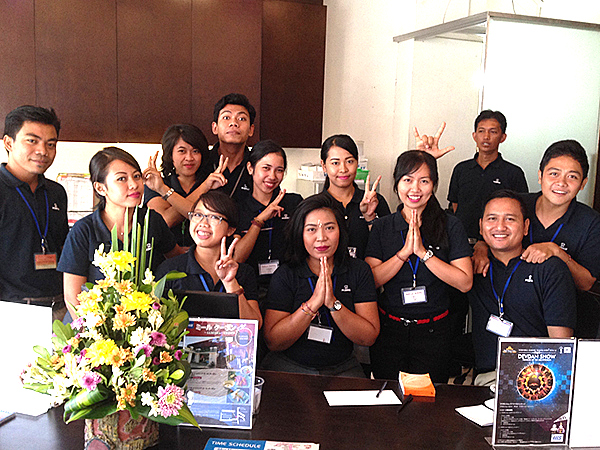 KUTA STAFF 1 cut 600 450 picasa