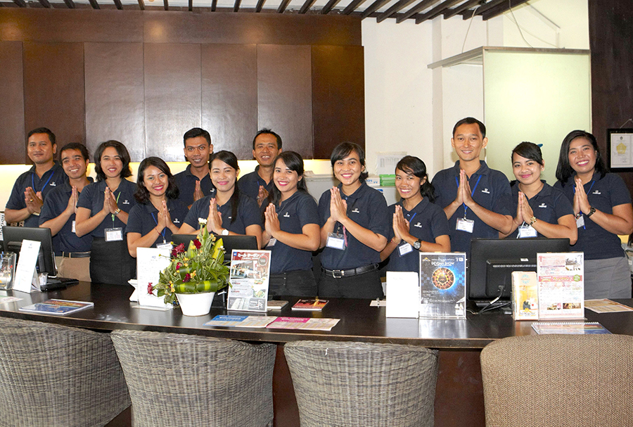 _AR_0726 KUTA STAFF CUT PICASA 900