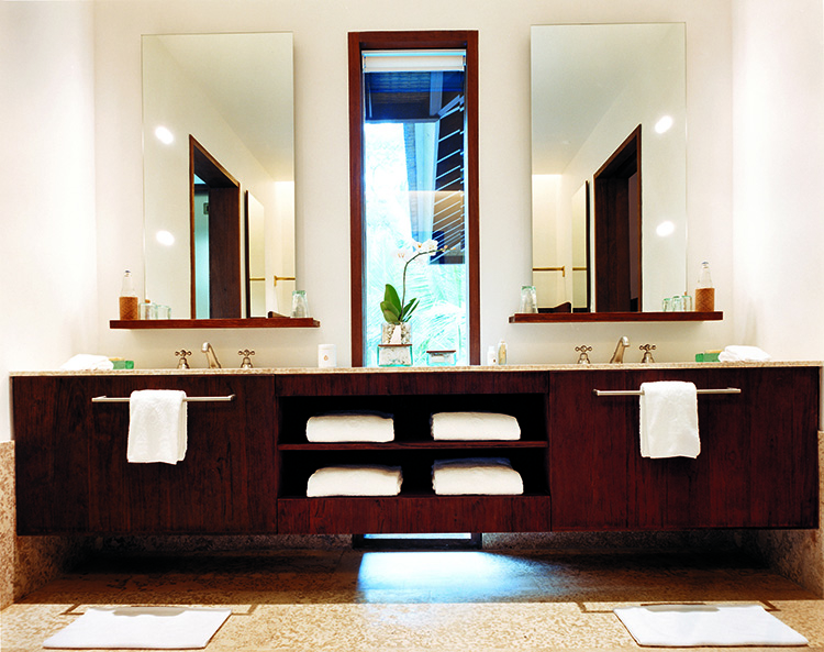 44182803-h1-2br_retreat_villa_bathroom_2-750