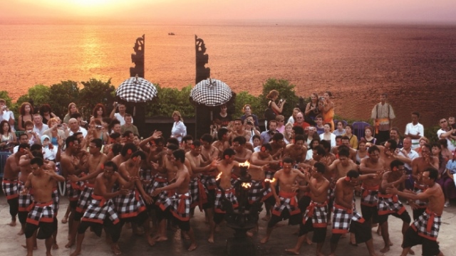 2_P34_Uluwatu-kecak01 640 360.jpg