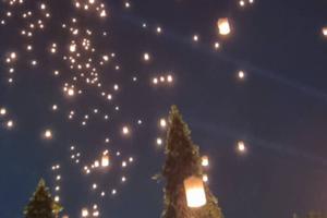 ボロブドゥール寺院でのスカイランタン