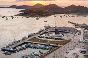 シアバ島からラブアンバジョに移動。