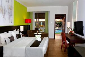 プールアクセス