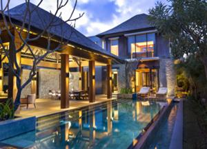 マジャパイト 3 ベッドルーム ヴィラ