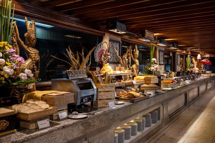 ティルタ レストラン&プールバー