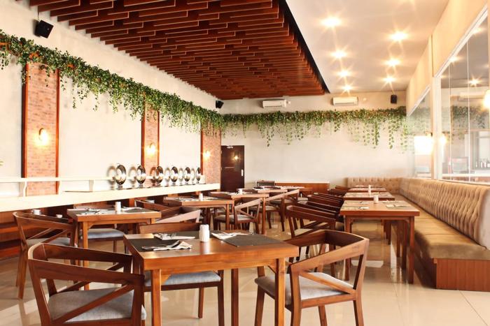 コーラル レストラン & バー