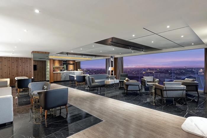 ロイヤルラウンジ